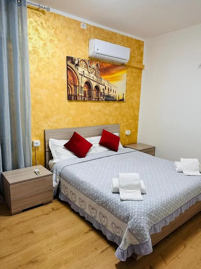 Chowdhury House Mestre 0*,  Olaszország