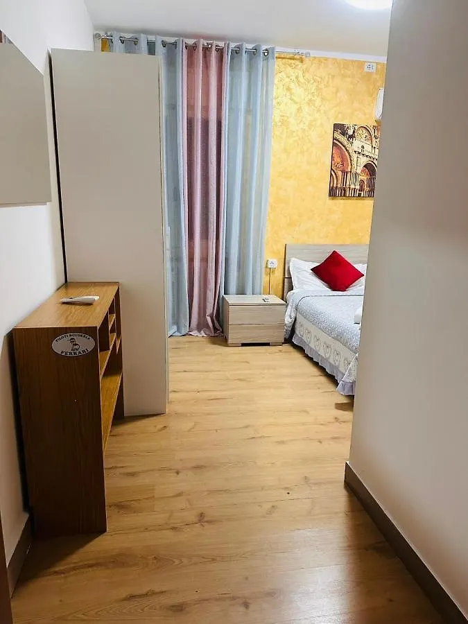 Chowdhury House Mestre Panzió